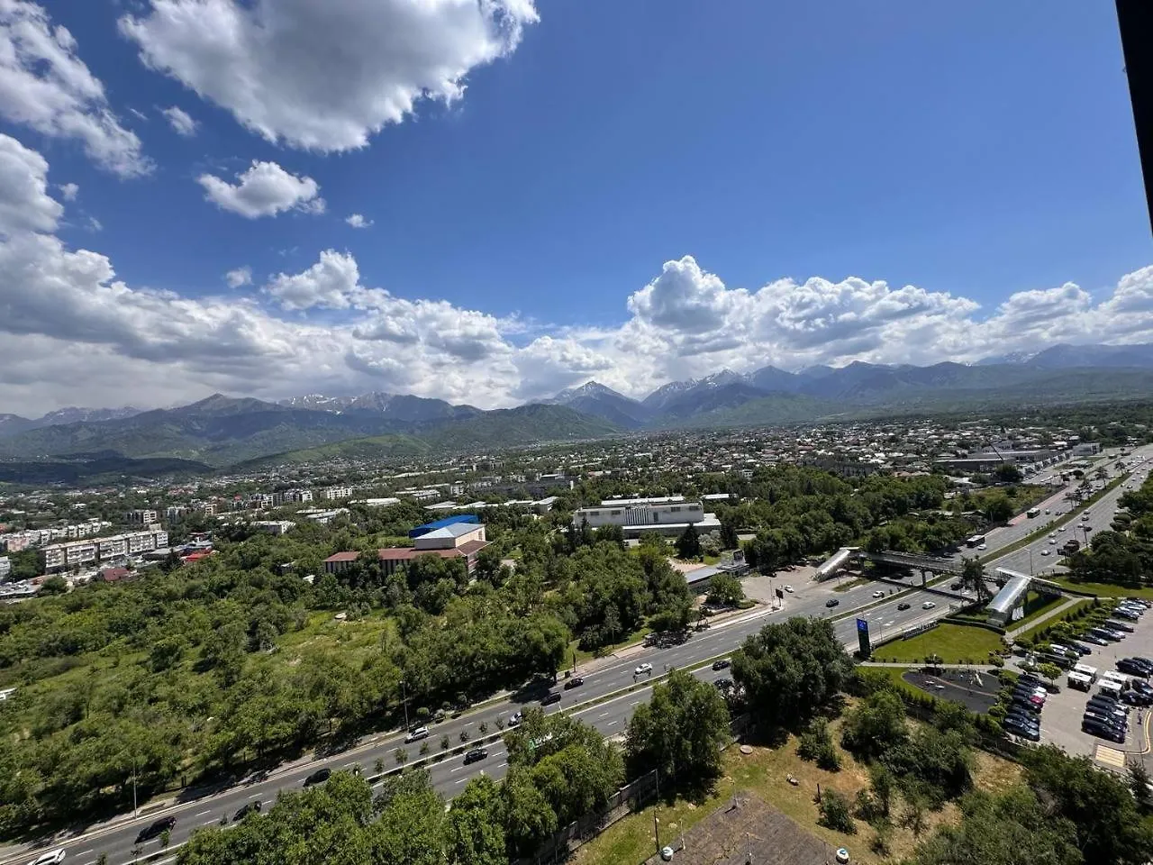 Luxurious Apartment, On A High Floor, With Mountain Views Almaty Kazakhstan